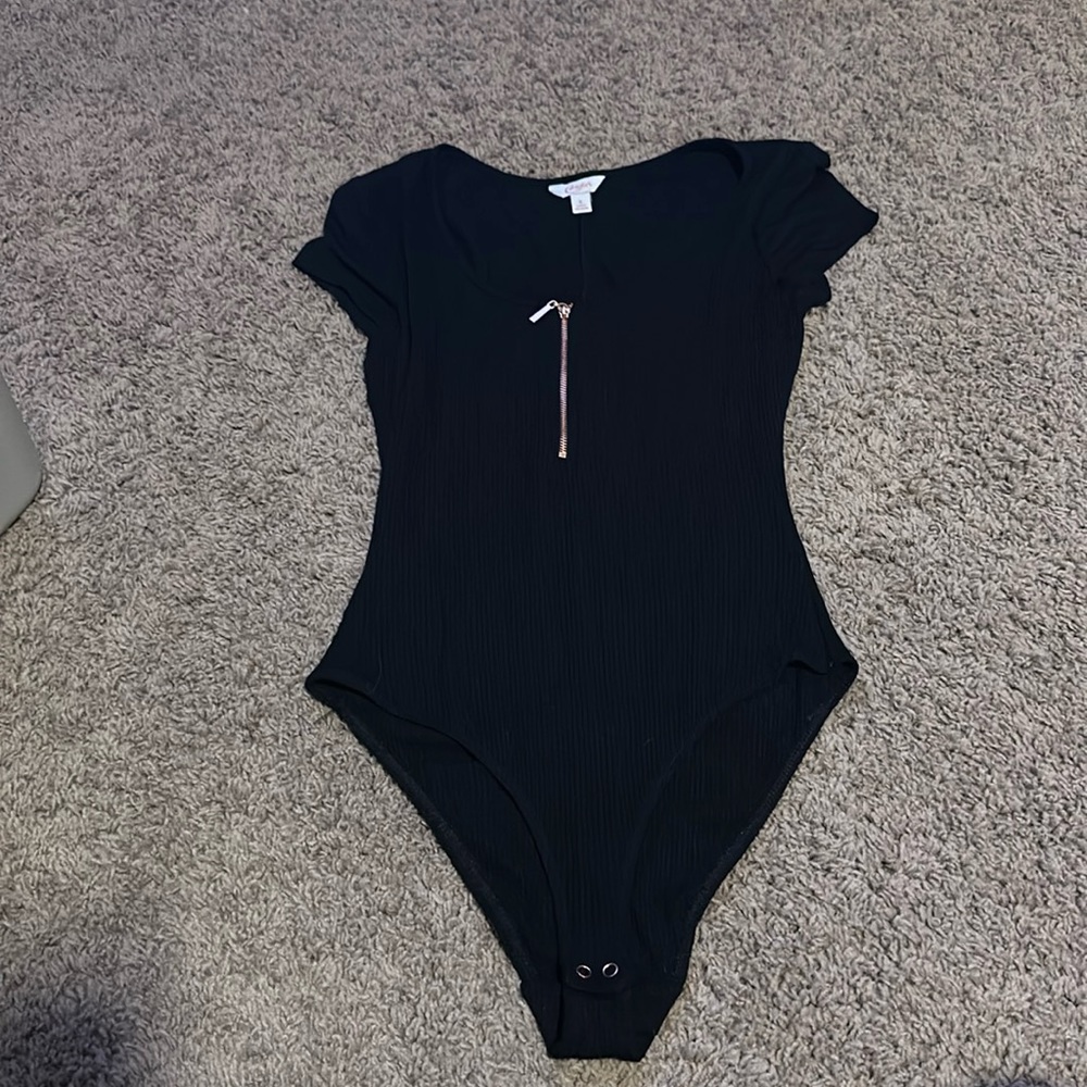 Black short sleeve body suit